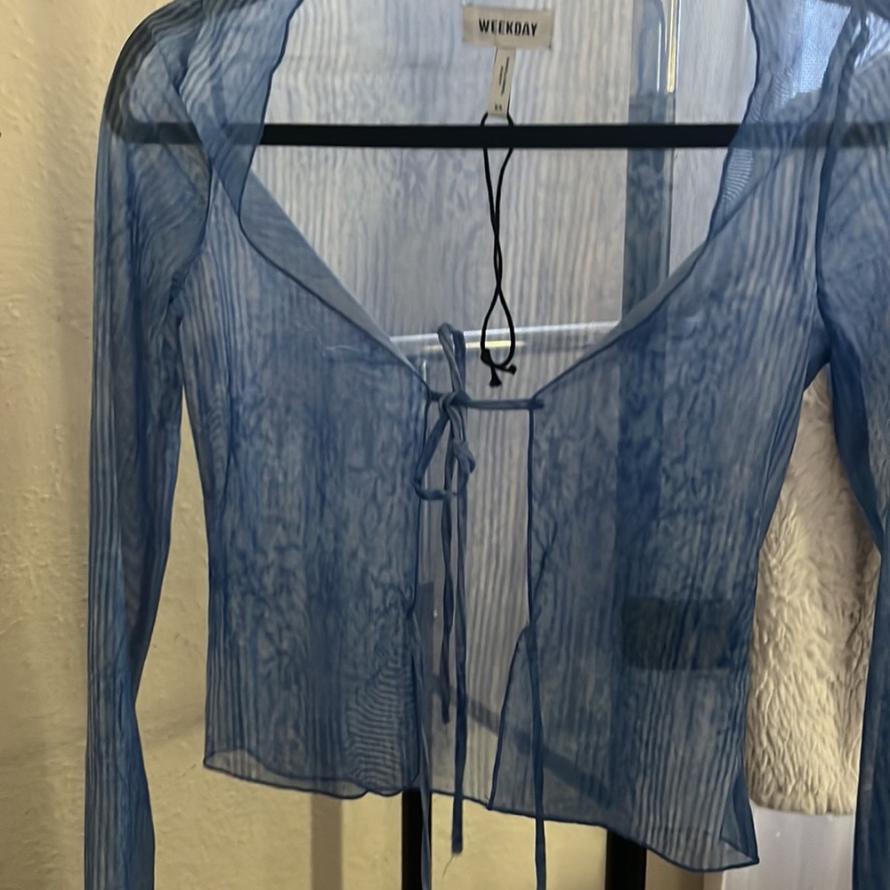 New blouse - Picture 3 of 6